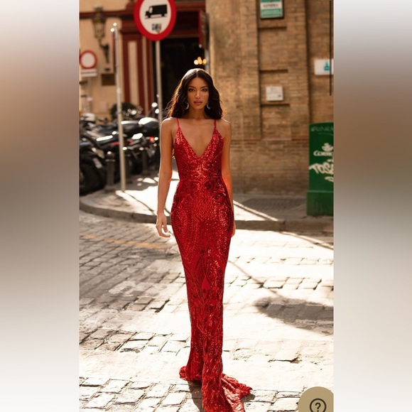 Never worn prom dress didn’t come in time someone deserves to wear this!! - Picture 1 of 4